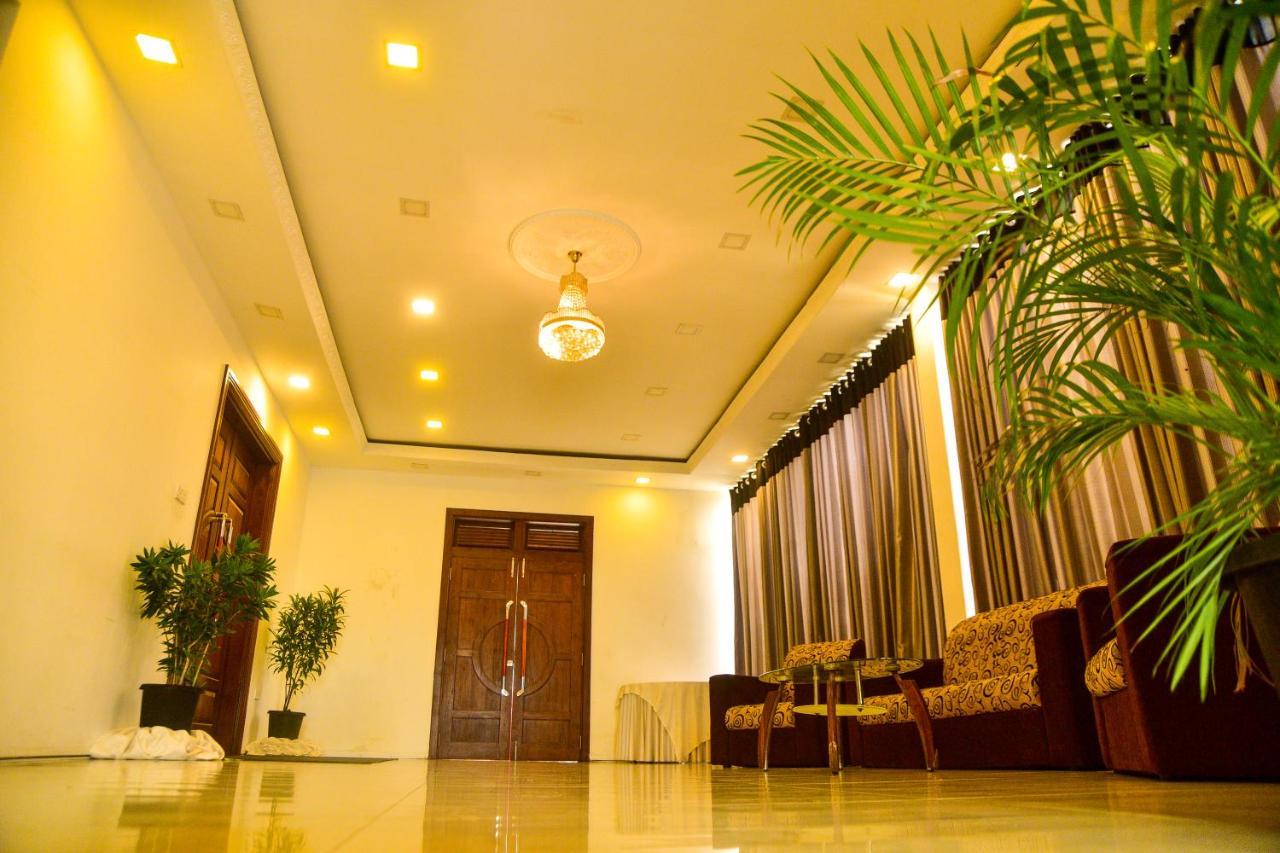 Hotel Blue Sky Kurunegala Luaran gambar